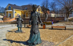 Скульптуры на Кропоткинской улице