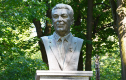 Памятник А. А. Долгому, Подольск