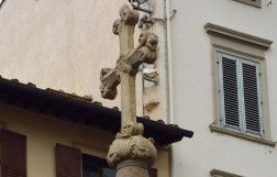 Колонна святого Дзаноби