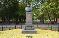 Памятник Василию Филипповичу Маргелову в Симферополе