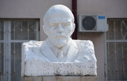 Бюст Ленину на ул. Плиева, Беслан