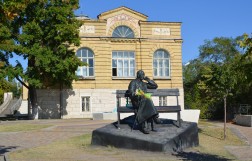 Памятник С. Михалкову в Пятигорске