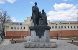 Памятник Савве Сторожевскому и князю Юрию Звенигородскому