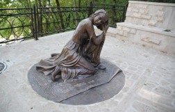 Скульптура "Бэла" в Пятигорске