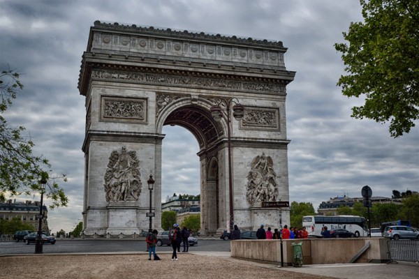 Триумфальная арка в Париже