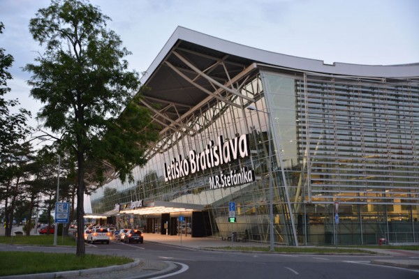 Как добраться в аэропорт Братиславы