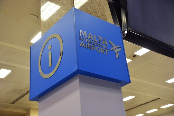 Камера хранения в аэропорту Мальты