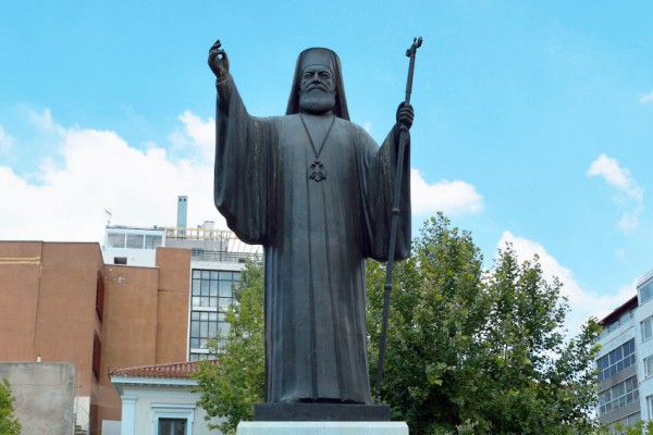 Памятник архиепископу Дамаскину Афинскому