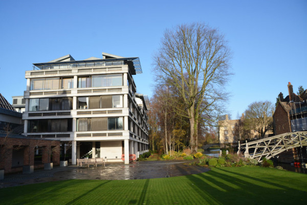 Куинз-колледж в Кембридже