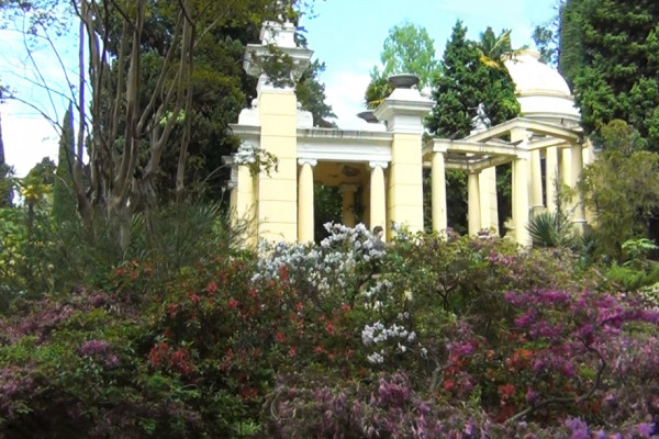 Мавританская беседка в дендрарии Сочи