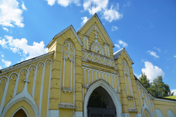 Ворота конного двора, Дубровицы