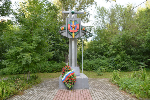 Памятник авиаторам Быковского пограничного авиационного полка