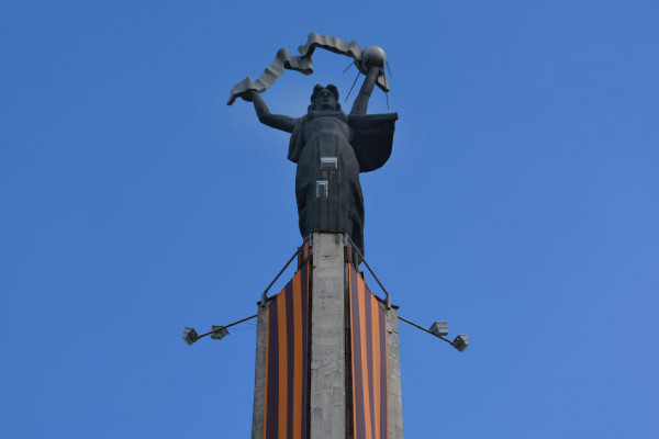 Монумент Победы или "Родина-мать" в Калуге