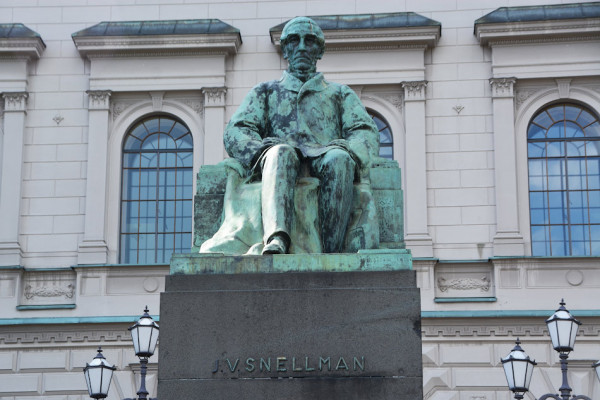 Памятник Йохану Вильгельму Снелльману, Хельсинки