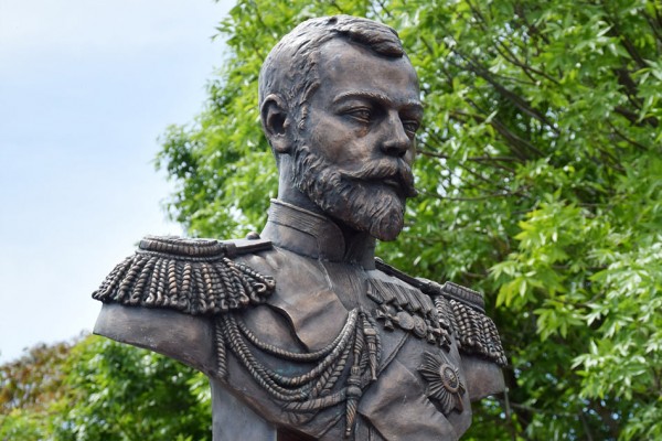 Бюст Николая Второго в Евпатории