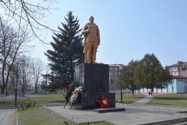 Братское захоронение воинов, погибших в Великой Отечественной войне (Беслан)