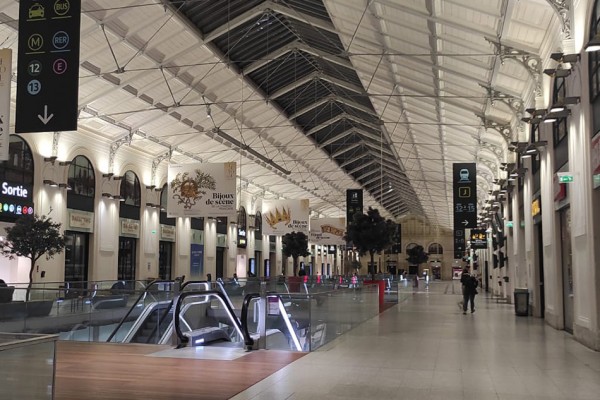 Камера хранения на вокзале Сен-Лазар (Париж)