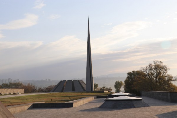 Мемориальный комплекс Цицернакаберд