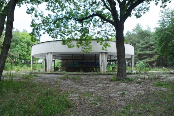 Нарзанная галерея в парке Победы (Ессентуки)